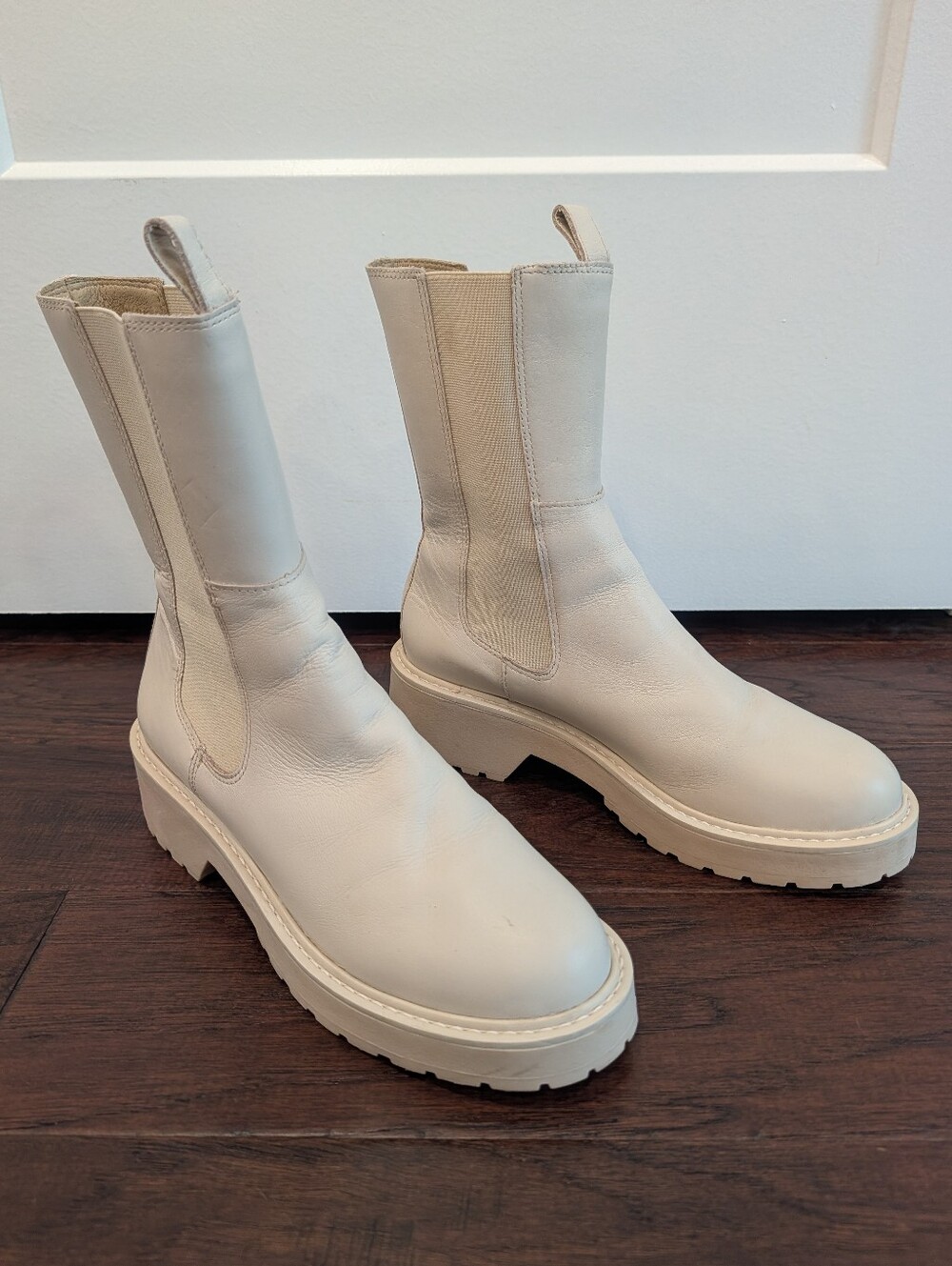 STEVE MADDEN Yairy Women's Cream Leather Platform Chelsea Booties Size 10